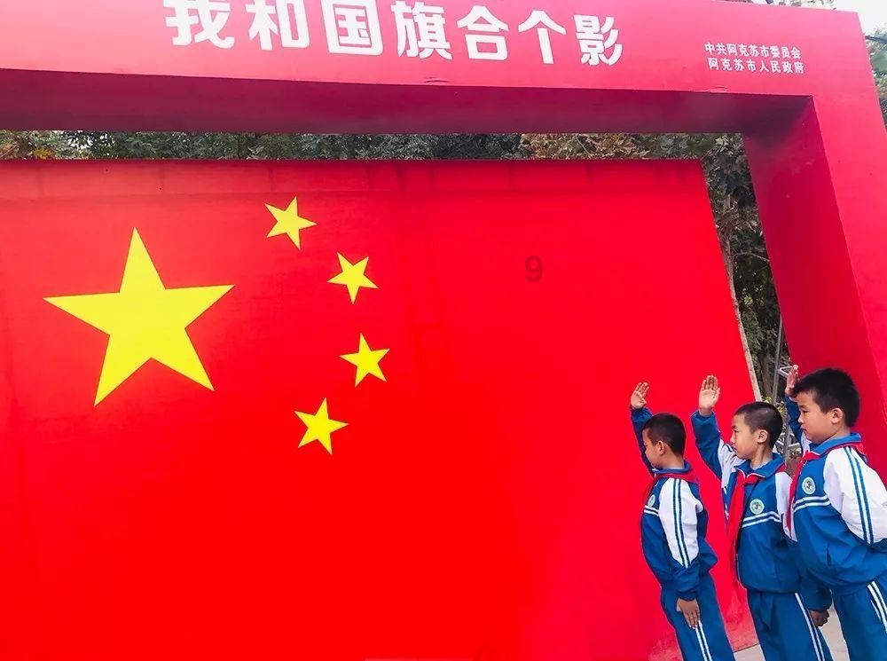 他61岁代替叶帅执掌三军,曾任北京军区司令员,1990年却主动辞职